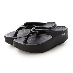 OOFOS Oomega Sandals